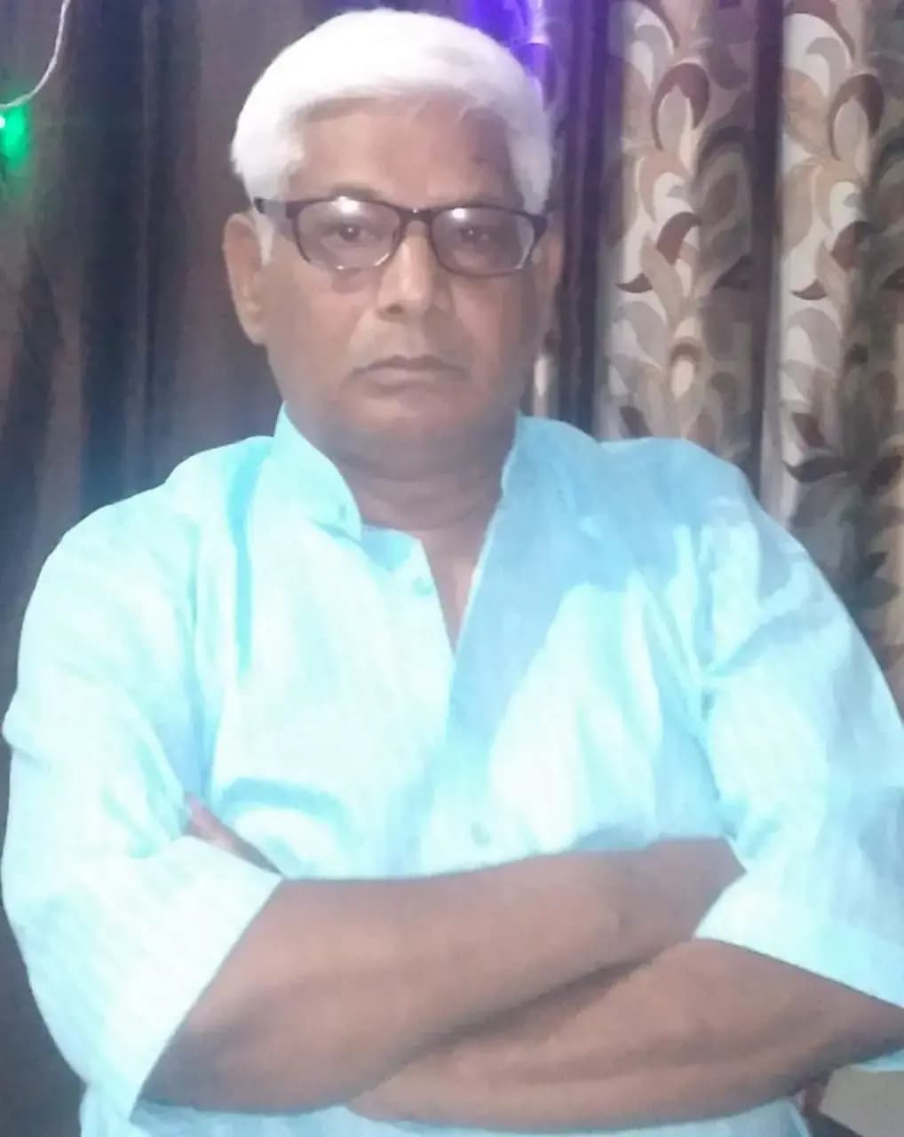 व्यंग्य: -महिमा कुर्सी की - सुरेश गुप्त "ग्वालियरी"