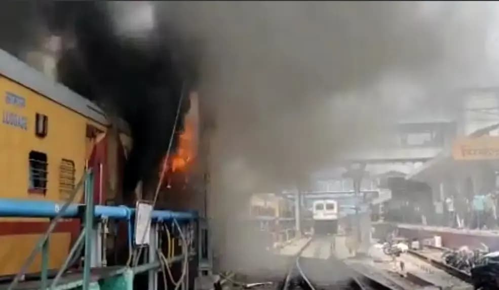 संपादकीय - "क्यूं बैठा है घर पर लल्ला ..." - सुरेश गुप्त "ग्वालियरी"