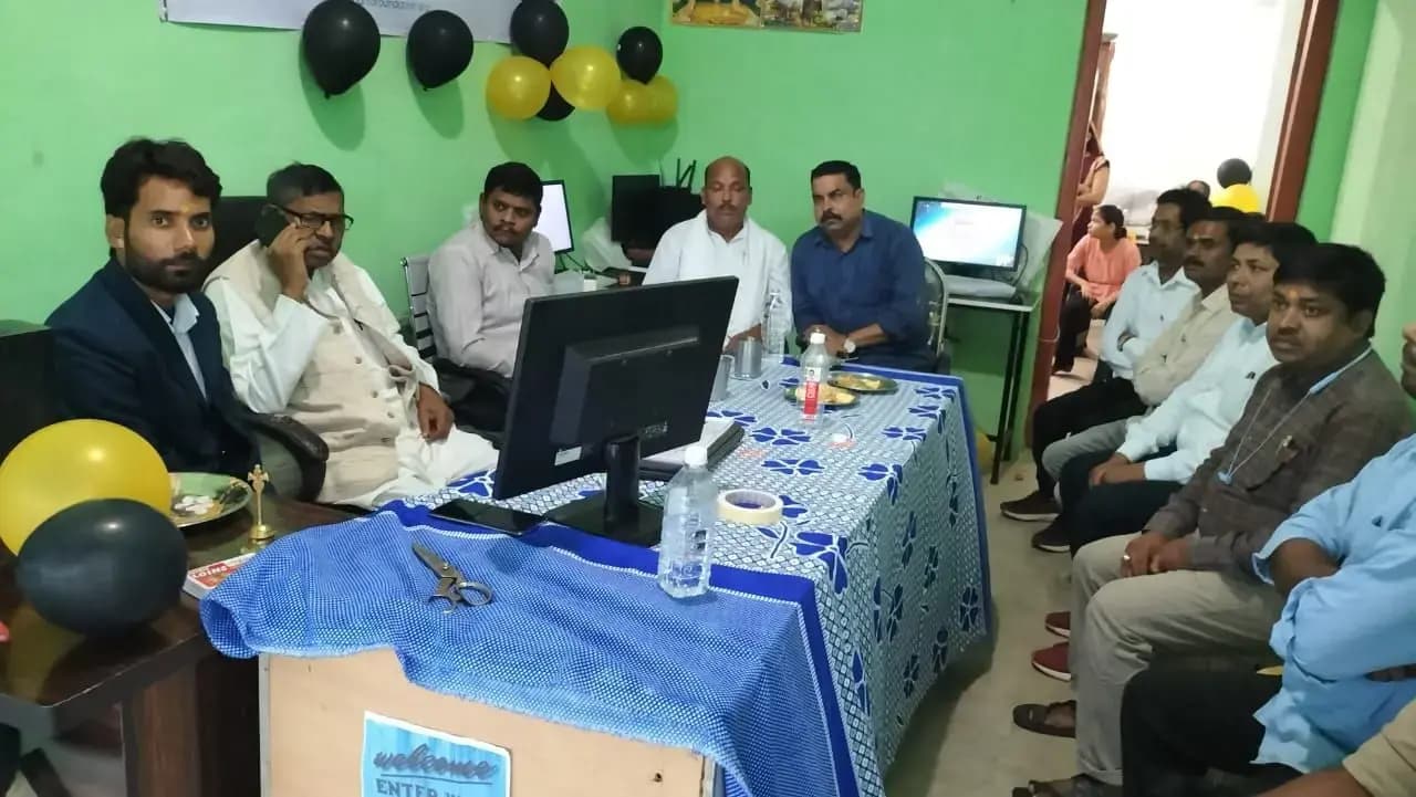 म्योरपुर में कंप्यूटर शिक्षा केंद्र का&nbsp; दुद्धी विधायक विजय सिंह गोंड ने किया उद्घाटन।