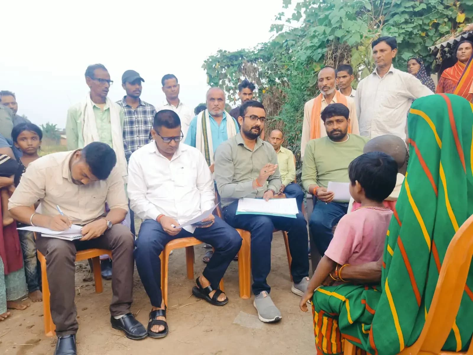 Sonbhadra News: सड़क दुर्घटना में अनाथ हुए 6 बच्चों को 18 वर्ष तक 4 हजार प्रतिमाह देगी बाल कल्याण समिति।