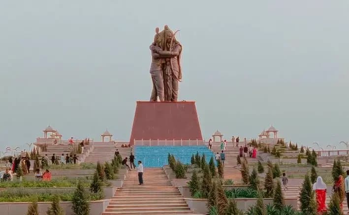 निषादराज पार्क: प्रयागराज का एक पौराणिक और ऐतिहासिक स्थल, जहां भगवान राम, माता सीता और लक्ष्मण ने वनवास के दौरान गंगा नदी पार की