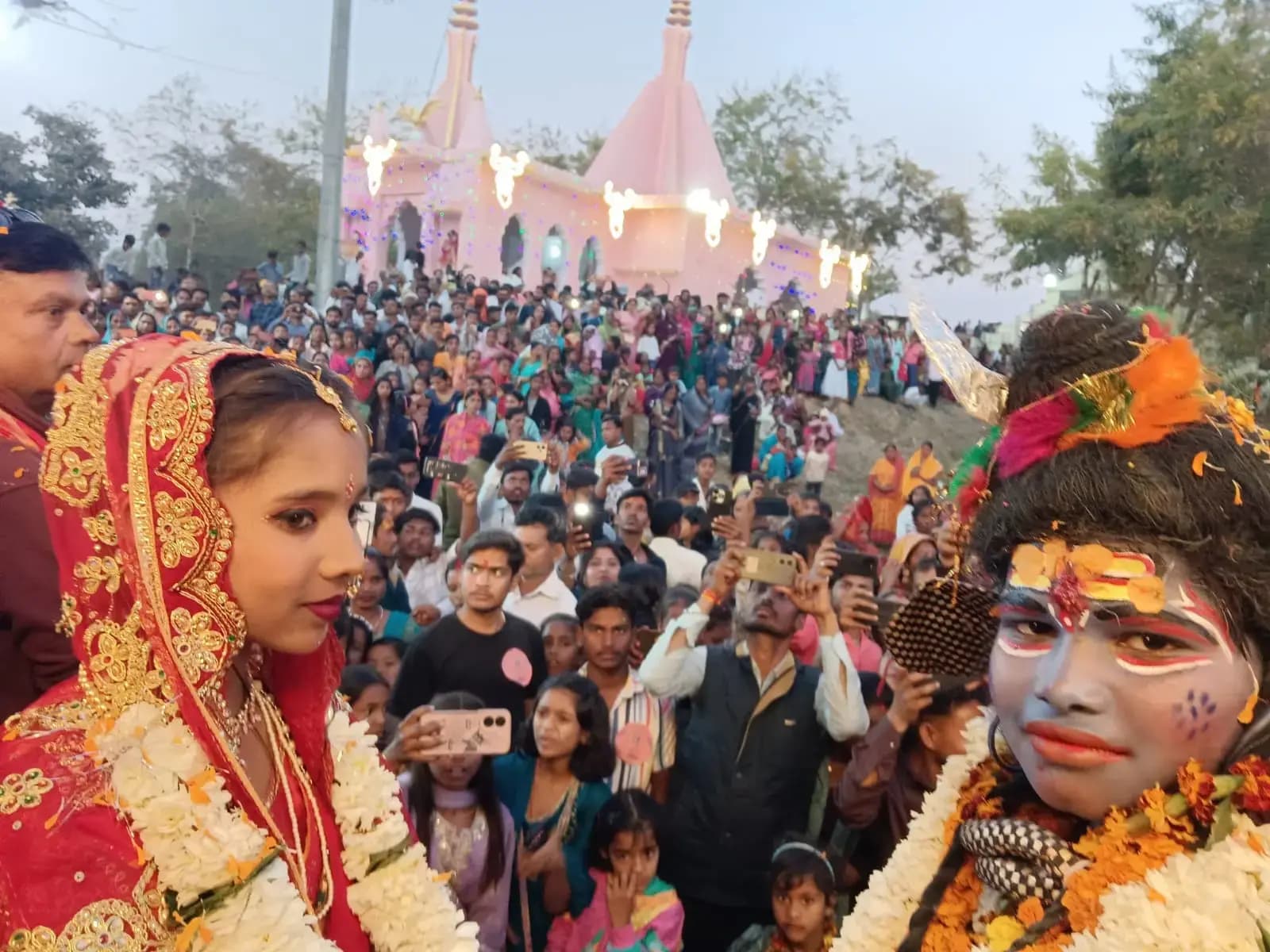 महाशिवरात्रि पर दुद्धी में आस्था का महासागर उमड़ा, घंटा-घड़ियाल व शंखनाद के बीच भव्य रुद्राभिषेक एवं शिव-बारात का आयोजन.