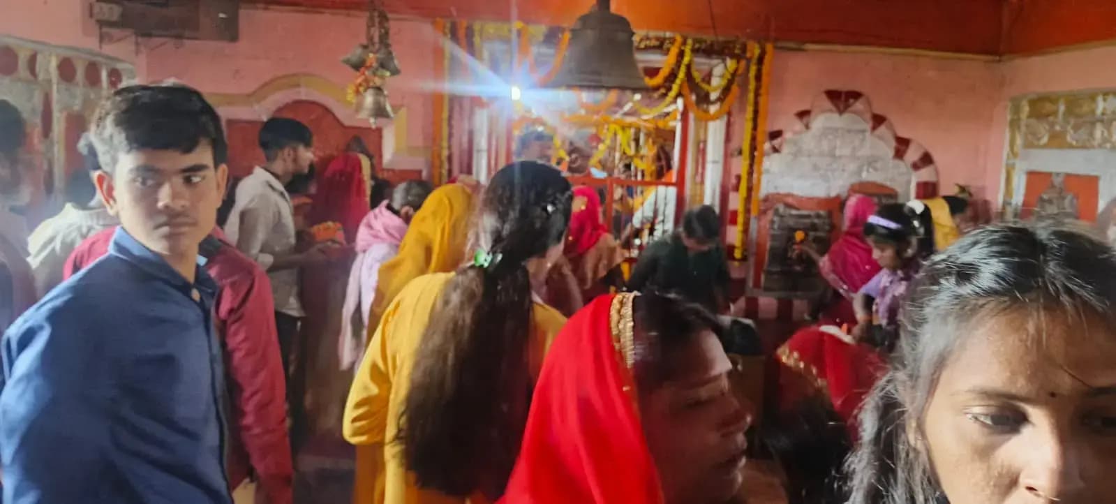 शिवरात्रि पर पंचमुखी महादेव मंदिर पर लगा मेला