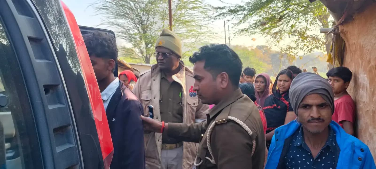 मलिन बस्ती में तीन घरों में चोरियों से मचा हड़कंप