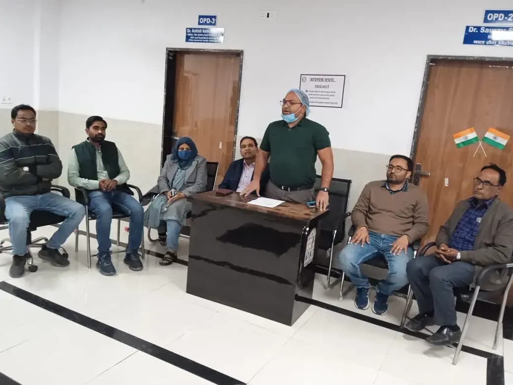 Sonbhadra News: कैंसर से बचाव में खानपान पर रखें विशेष ध्यान: डॉक्टर श्रीकांत पटेल(जनरल एवं लेप्रोस्कोपिक सर्जन)