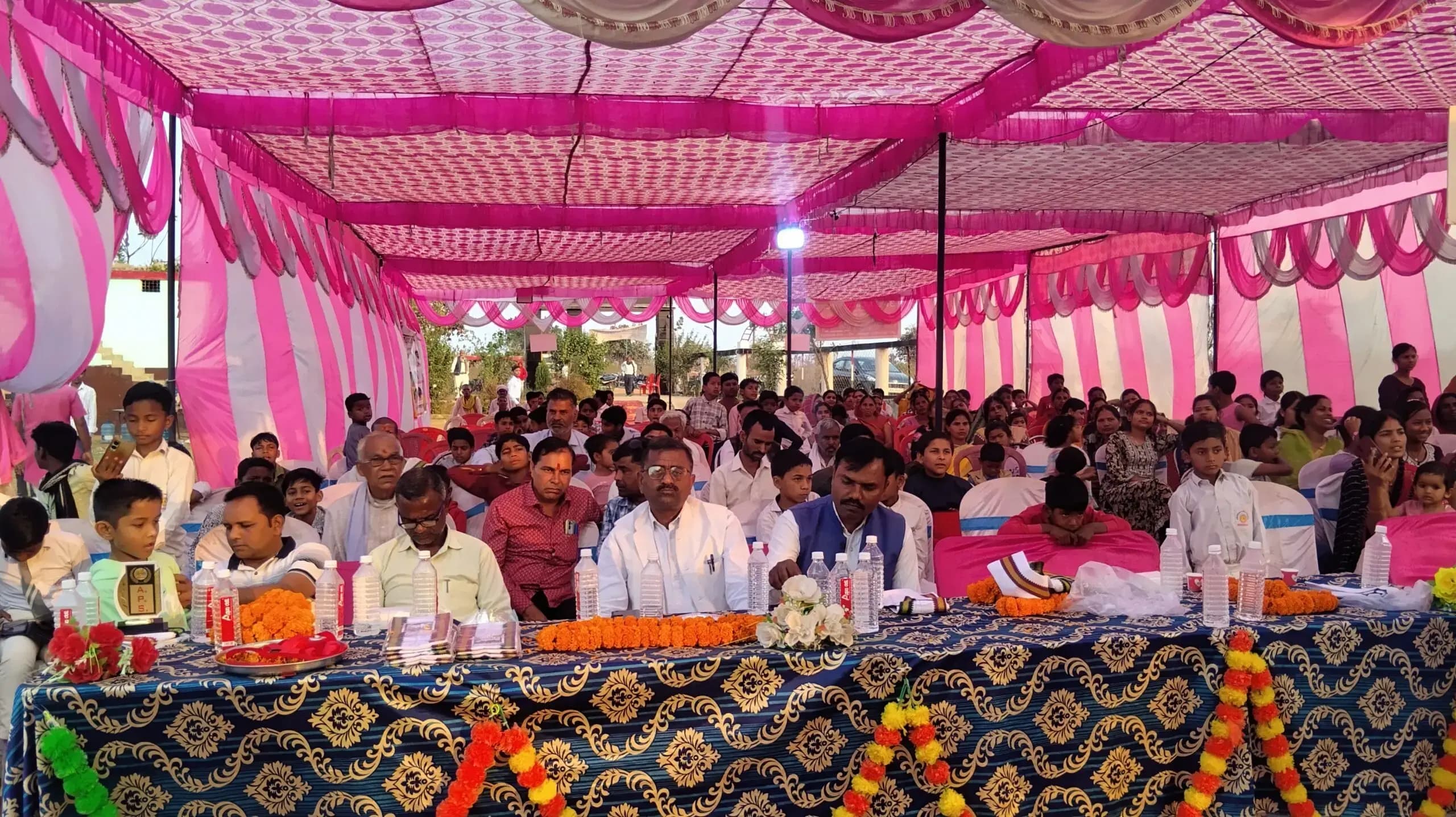 आर्यभट्ट पब्लिक स्कूल, लिलासी में वार्षिकोत्सव व होली मिलन समारोह हर्षोल्लास के साथ सम्पन्न.