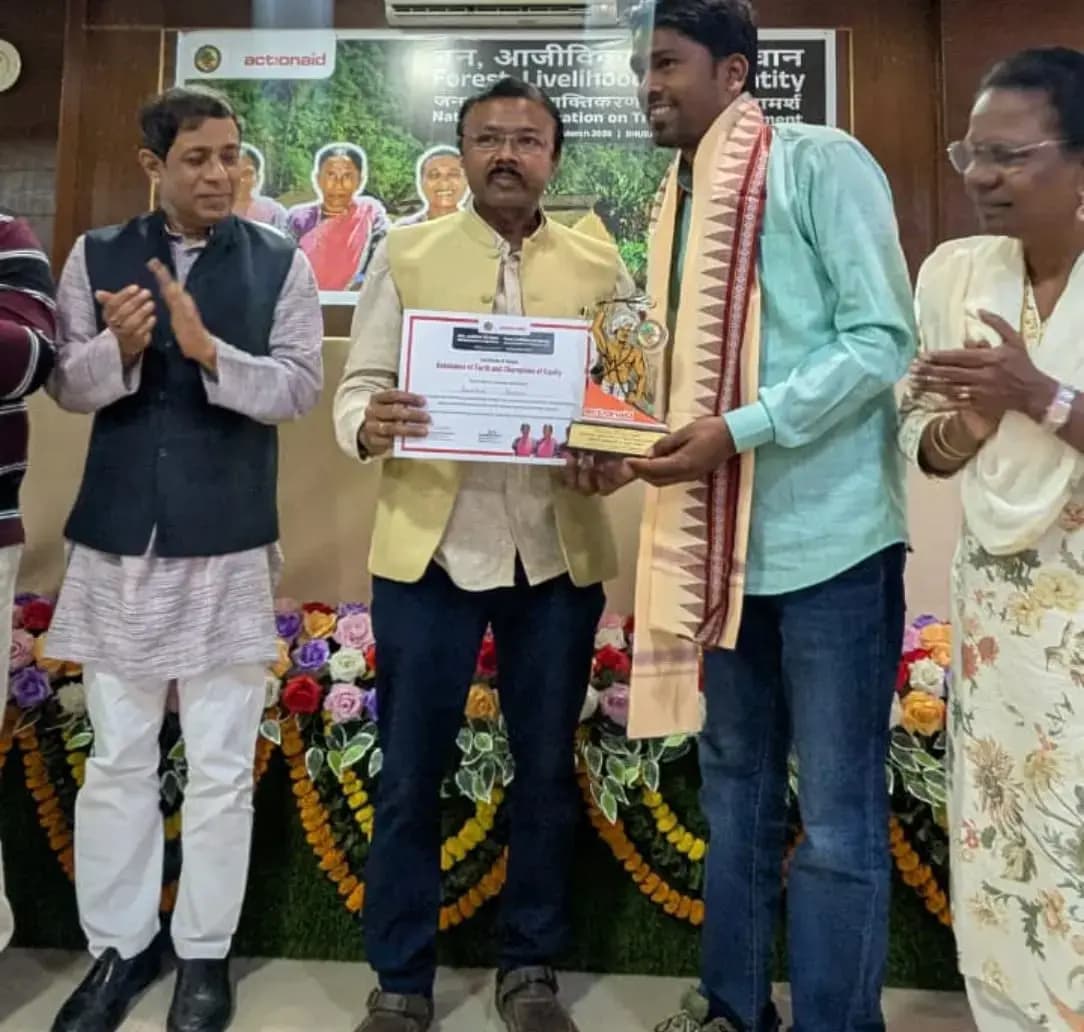 एक्शन एड द्वारा राष्ट्रीय स्तर पर मानवाधिकार रक्षक कमलेश कुमार को अवॉर्ड मिला