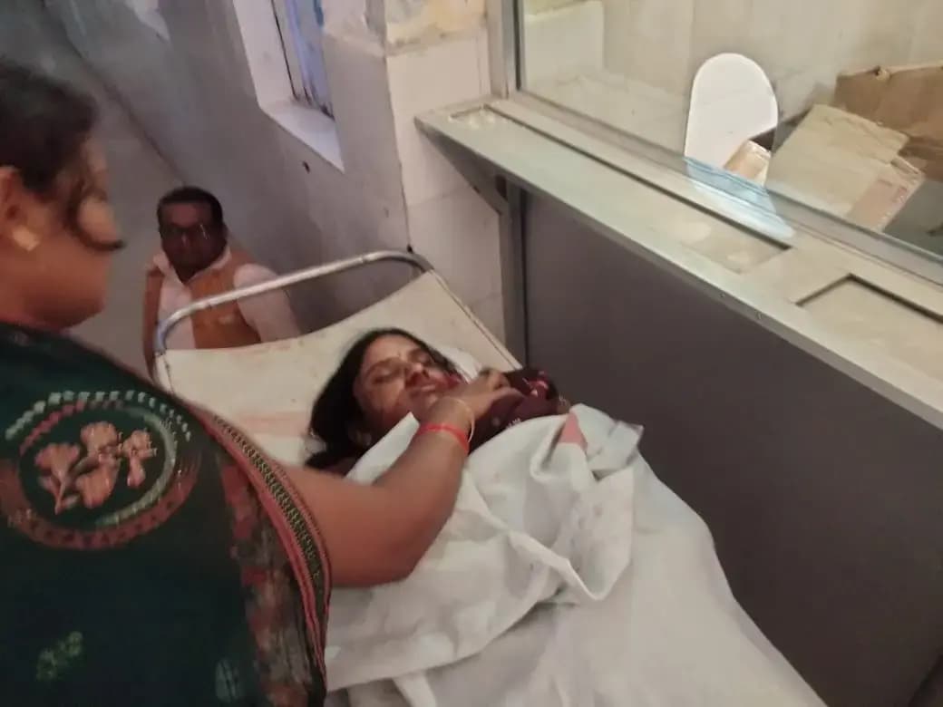 अनियंत्रित मोटरसाइकिल से 36 वर्षीय महिला गिरी मौत, परिवारजनों में कोहराम