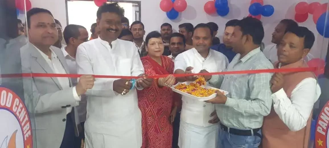 घोरावल विधायक अनिल कुमार मौर्या ने पंचशील मल्टीस्पेशलिटी हास्पिटल में ब्लड बैंक का किया उद्घाटन