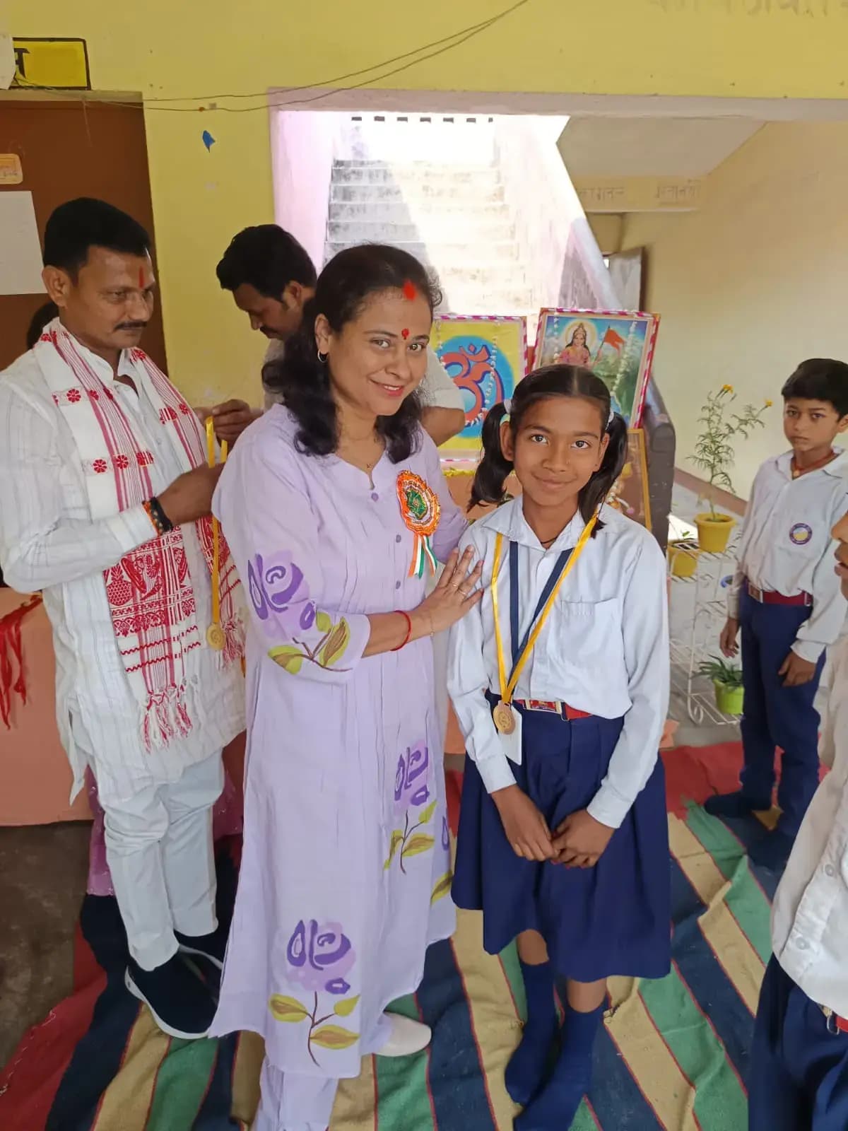 वार्षिक समारोह - महावीर सरस्वती शिशु /विद्या मंदिर में प्रतिभाशाली छात्र-छात्राओं के सम्मान में पहुँचे दर्जा प्राप्त मंत्री जीत सिंह खरवार