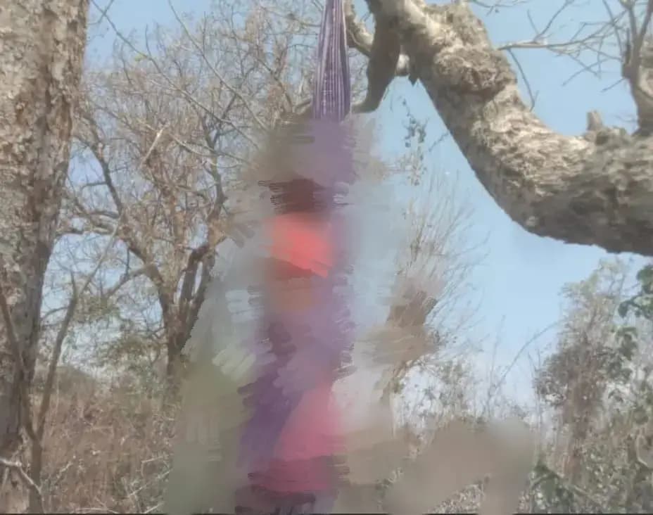 चाँगा गांव में पेड़ से लटकता मिला महिला का शव, पुलिस जांच में जुटी