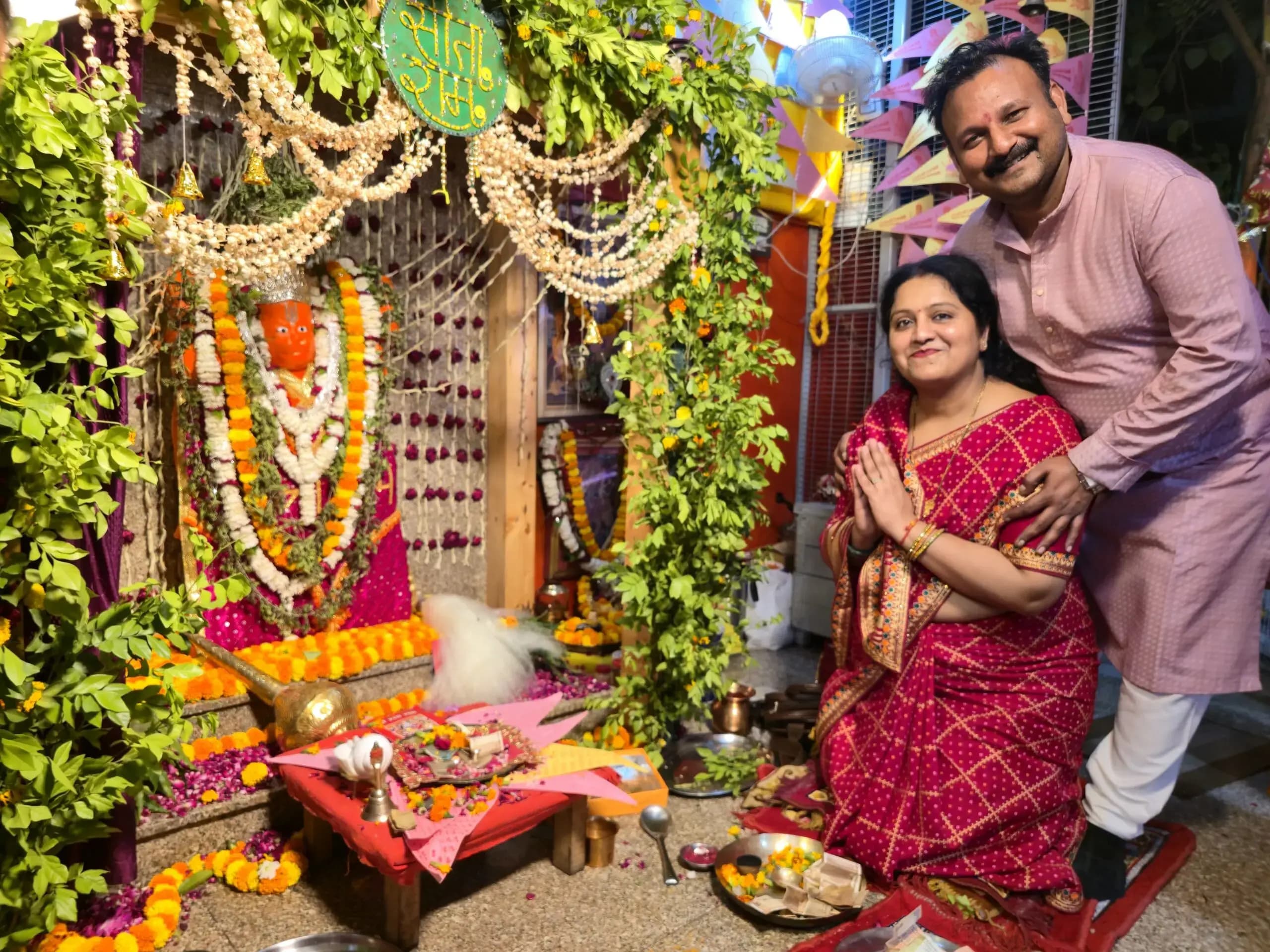 भक्ति में डूबा नव जीवन परिसर | भजन संध्या में झूमे हनुमान भक्त, देर रात तक गूंजता रहा राम नाम.