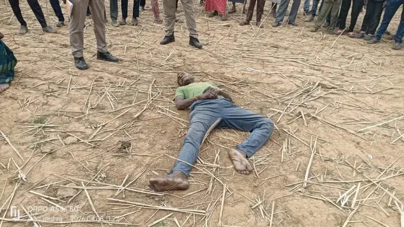 संदिग्ध परिस्थिति में खलिहान मे खून से लथपथ मिला युवक का शव, हत्या की आशंका 