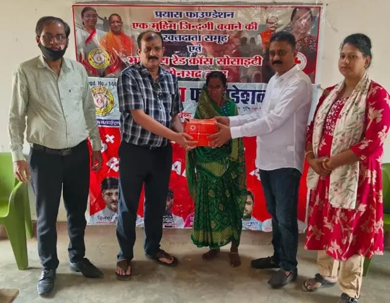 "माँ-बाप को बोझ नहीं, आशीर्वाद समझो", ताकि कोई और बूढ़ी आँखें अपनों का इंतज़ार न करें- प्रयास फाउंडेशन. 