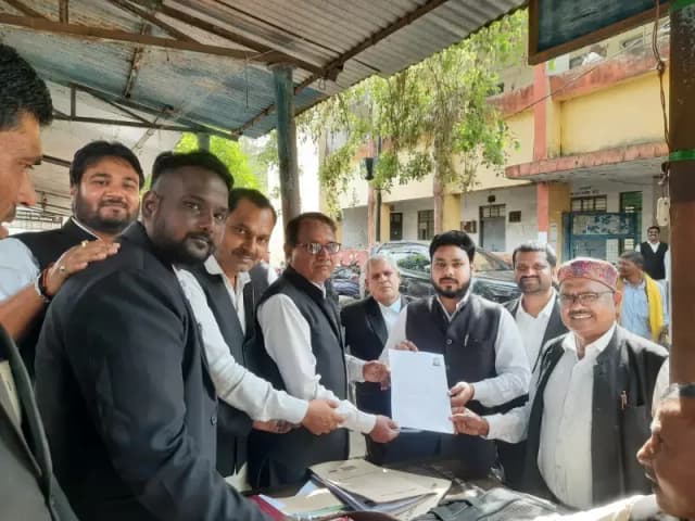 दुद्धी सिविल बार एसोसिएशन चुनाव: अध्यक्ष, सचिव व कनिष्ठ उपाध्यक्ष पद पर सीधा मुकाबला, कई पदों पर निर्विरोध निर्वाचन तय