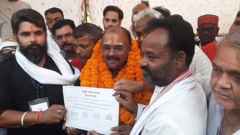 रेणुकूट व्यापार मंडल चुनाव में बृज किशोर गुप्ता का बजा डंका, बधाई देने वालों का लगा तांता।