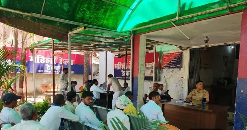 म्योरपुर थाना समाधान दिवस में 04 मामले आए, अधिकांश मामले जमीन संबंधी आए।