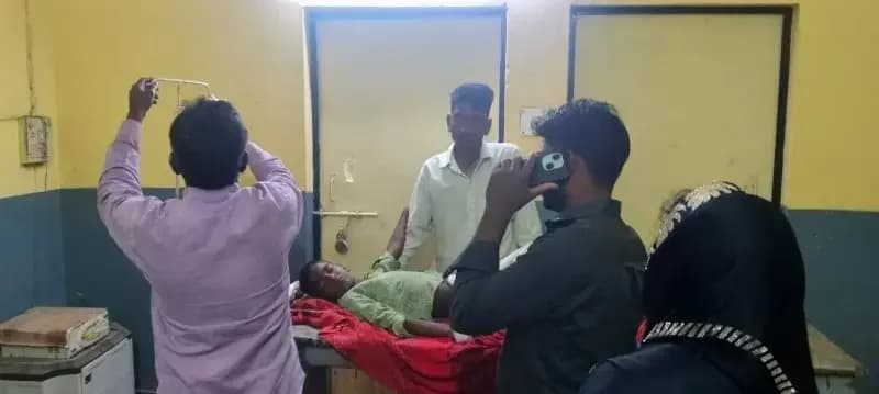 तुर्रीडीह में दो बाइकों की जोरदार टक्कर, तीन घायल,नशे में तेज रफ्तार बनी हादसे का कारण