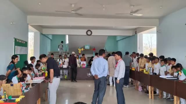 ए आई में भारत की भूमिका पर "प्रदर्शनी " का आयोजन,भारत का दबदबा के साथ कदम मिलाकर चलने कों तैयार छात्र