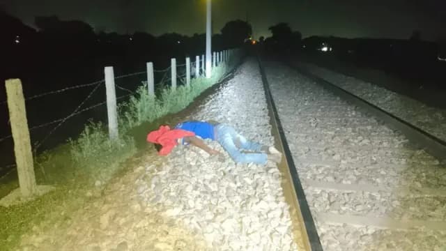 ट्रेन की चपेट में आने से युवक की मौत