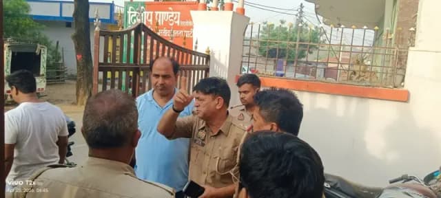 Sonbhadra News : सोनभद्र में भाजपा नेता के घर चोरी, छह दरवाजों के ताले तोड़े.