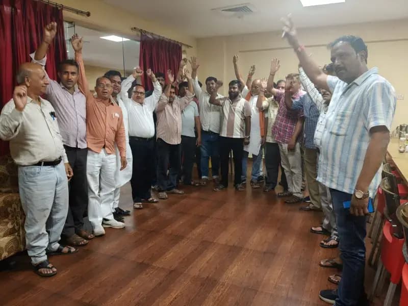 रेणुकूट में सर्व समाज की बैठक: जिलाध्यक्ष नंदलाल के समर्थन में एकजुटता