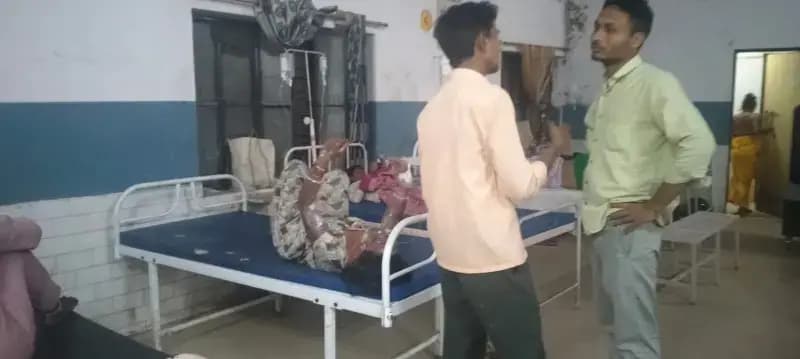 दुद्धी में दर्दनाक हादसा : गैस लीकेज जांच के दौरान महिला झुलसी, जिला अस्पताल रेफर.
