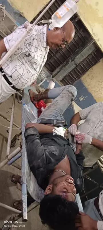 दुद्धी - तेज रफ्तार से जा रही पिकअप ने बाइक सवार को मारी टक्कर, युवक गंभीर रूप से घायल, रेफर। 