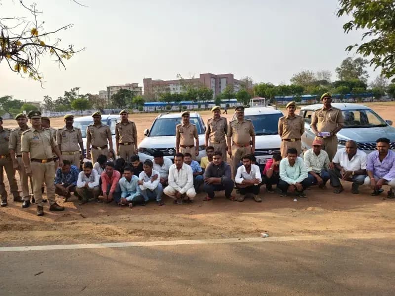 म्योरपुर पुलिस की बड़ी कार्रवाई:अंतरप्रांतीय जुआ गैंग का भंडाफोड़, 20 गिरफ्तार