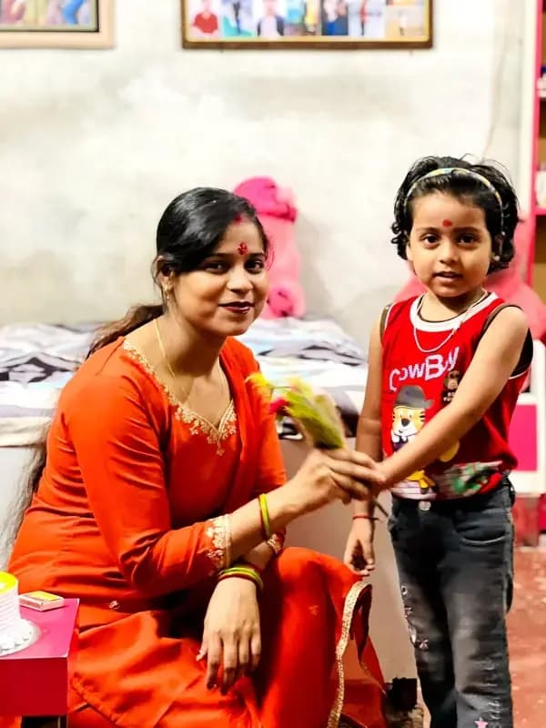Mother's Day:पर मां के सम्मान में स्कूलों में हुए कार्यक्रम