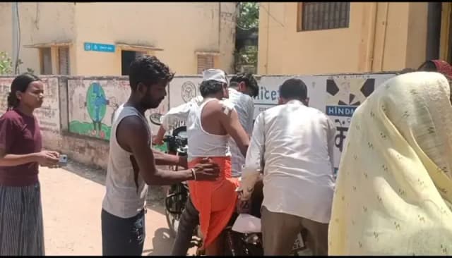 तेज रफ्तार स्कॉर्पियो की टक्कर से स्कूटी सवार गंभीर घायल, चालक फरार