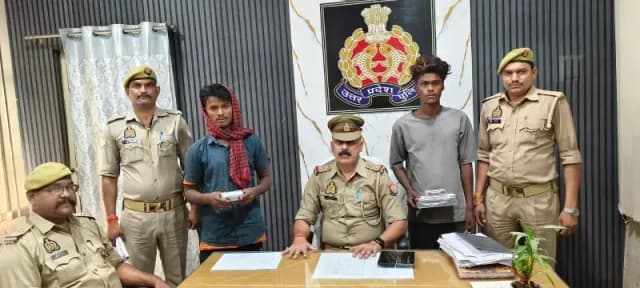 मंदिर में चोरी करने वाले दो शातिर अभियुक्त गिरफ्तार, चोरी का सामान और नगदी बरामद।