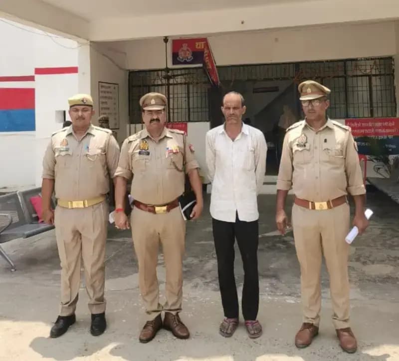 चोपन पुलिस ने गांजा तस्कर को दबोचा, 1 किलो 200 ग्राम गांजा बरामद