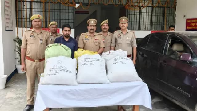 चोपन पुलिस की बड़ी कार्रवाई : 52 किलो गांजा के साथ अन्तर्राज्यीय तस्कर गिरफ्तार, कार व नकदी बरामद. Sonbhadra News