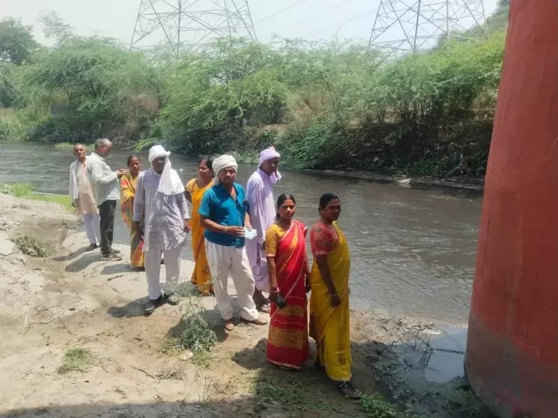 एन जी टी में याचिकार्ताओं ने किया प्रदूषण प्रभावित क्षेत्रों का दौरा


