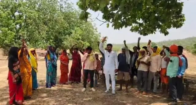 भीषण गर्मी में पानी-बिजली को तरसे आदिवासी परिवार, मनीजराडण्डी के ग्रामीणों ने उठाई मूलभूत सुविधाओं की मांग