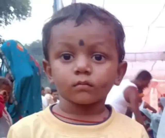 शादी की खुशियां मातम में बदलीं: कुएं में मिला चार वर्षीय मासूम का शव, हत्या की आशंका