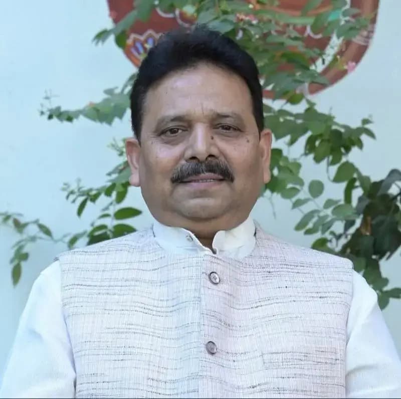 मेधावी छात्रों का सम्मान करेंगे प्रभारी मंत्री रविंद्र जायसवाल, विकास कार्यों व कानून-व्यवस्था की करेंगे समीक्षा