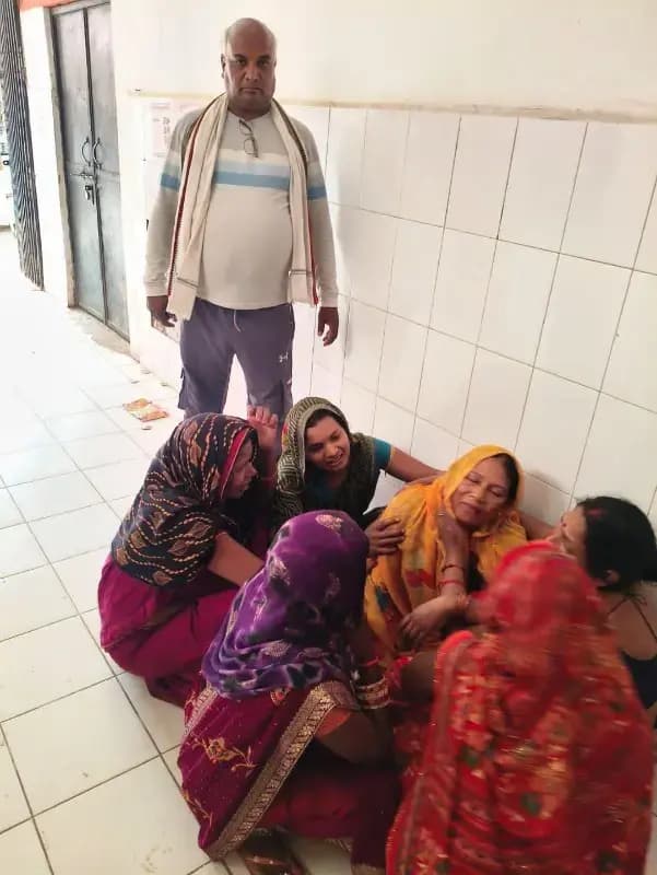 आम बीनने गई दो मौसेरी बहनों पर गिरी आकाशीय बिजली, मौत से गांव में मातम