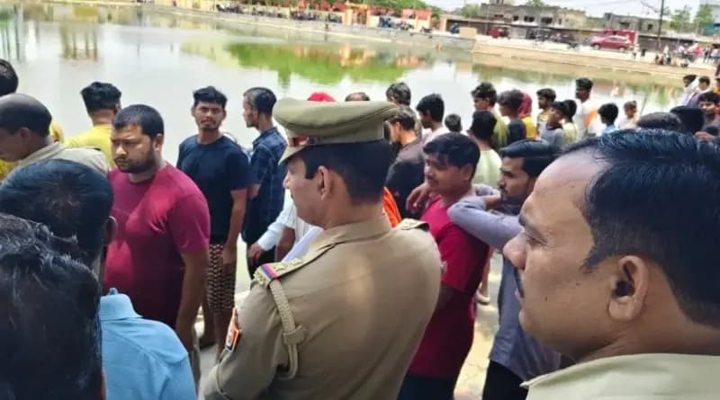 नशे में युवक ने रामसरोवर पोखरा में लगाई छलांग, तलाश में जुटी पुलिस-प्रशासन की टीम