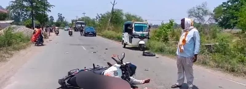 घर से कुछ कदम दूर युवक की दर्दनाक मौत, सिर धड़ से अलग; आक्रोशित ग्रामीणों ने थाने का किया घेराव