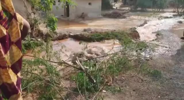 अल्ट्राटेक सीमेंट फैक्ट्री की लापरवाही, बाड़ी कोल बस्ती के लिए बनी