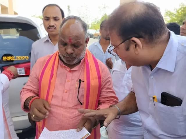 रॉबर्ट्सगंज में भूमि विवादों का बढ़ता संकट, व्यापार संगठन ने प्रभारी मंत्री से की हस्तक्षेप की मांग