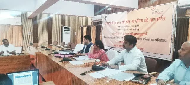 विद्यालयों में मूलभूत सुविधाओं की कमी पर डीएम सख्त, भ्रामक सूचना देने पर अधिशासी अभियंता का वेतन रोका