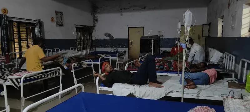 आकाशीय बिजली का कहर: पांच लोग घायल, सीएचसी दुद्धी में भर्ती