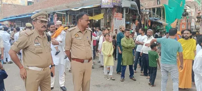 मुहर्रम पर सोनभद्र पुलिस हाई अलर्ट, ड्रोन व सीसीटीवी से निगरानी के बीच शांतिपूर्ण ढंग से निकाले जा रहे ताजिया जुलूस
