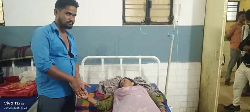 दुद्धी में आकाशीय बिजली की चपेट में आए तीन लोग, दो का अस्पताल में चल रहा उपचार