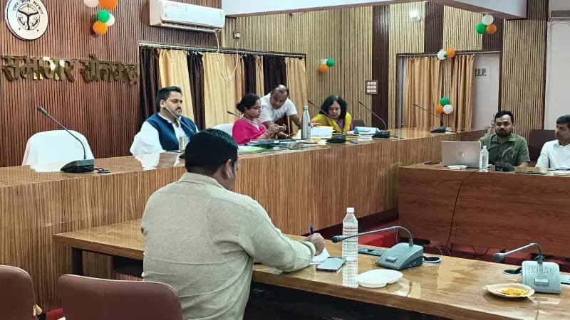 हर घर तिरंगा अभियान-2026 को सफल बनाने हेतु अधिकारियों के साथ की बैठक