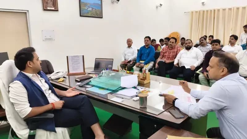 सोनभद्र में 12 जुलाई को होगा 1.67 करोड़ पौधरोपण, महर्षि चरक औषधि वन समेत बनेंगे 5 विशेष वन