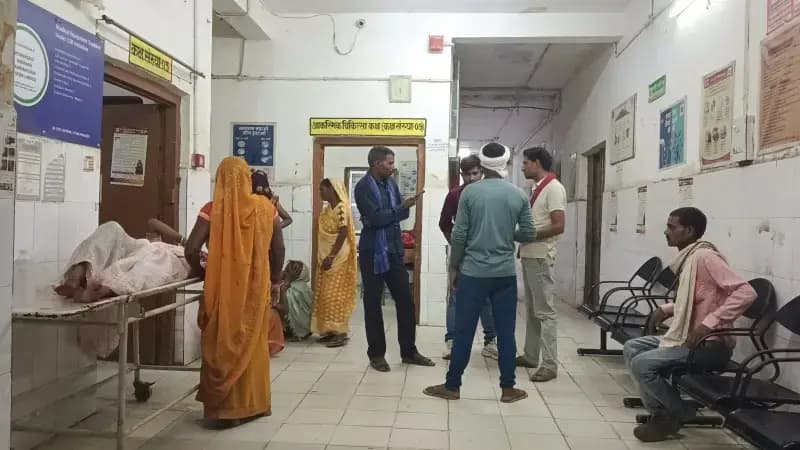 बड़ा हादसा:ऑटो पलटने से 10 घायल, तीन की हालत गंभीर होने पर जिला अस्पताल रेफर